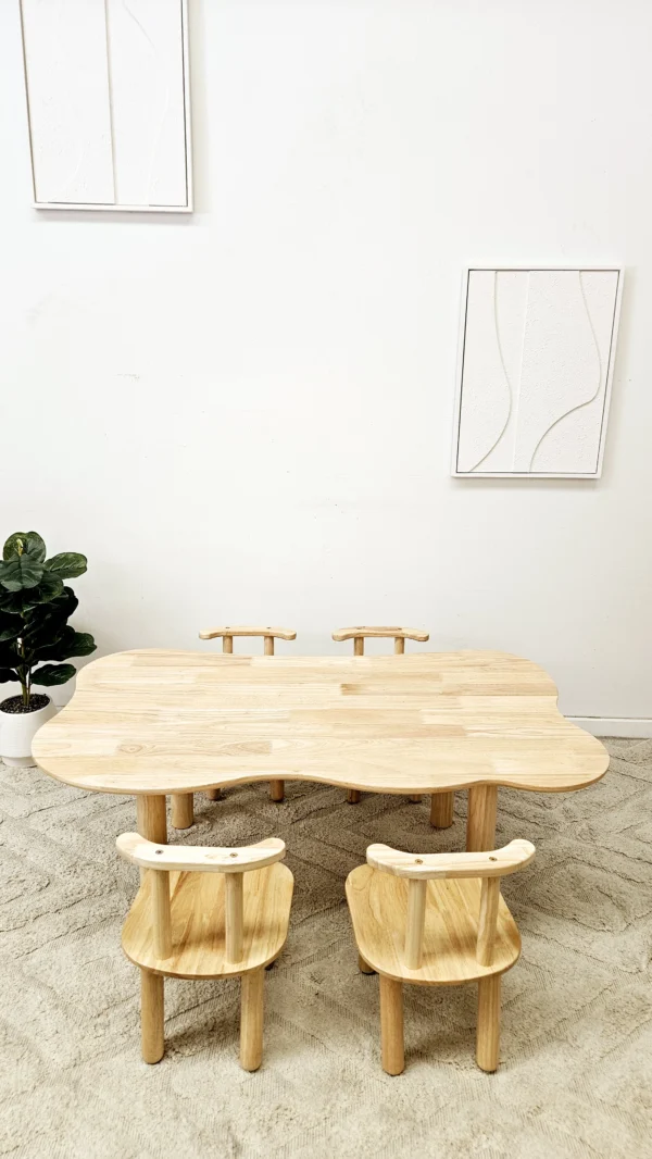 Childrens-hardwood-cloud-table-with-4-chairs-393