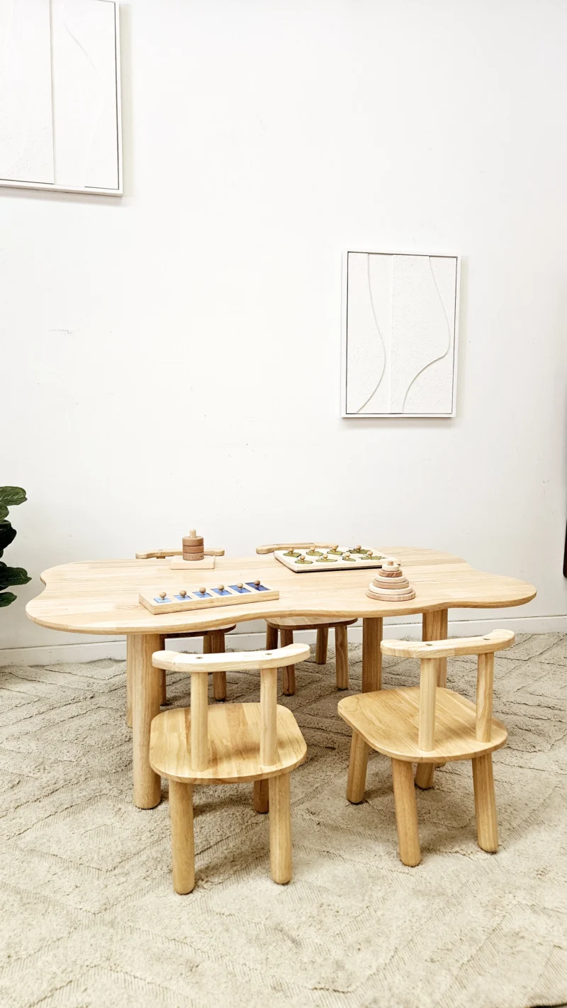 Childrens-hardwood-cloud-table-with-4-chairs-393